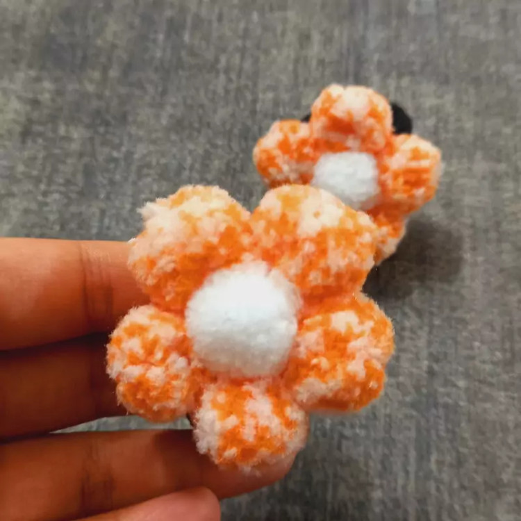 کش مو پوم پوم طرح گل