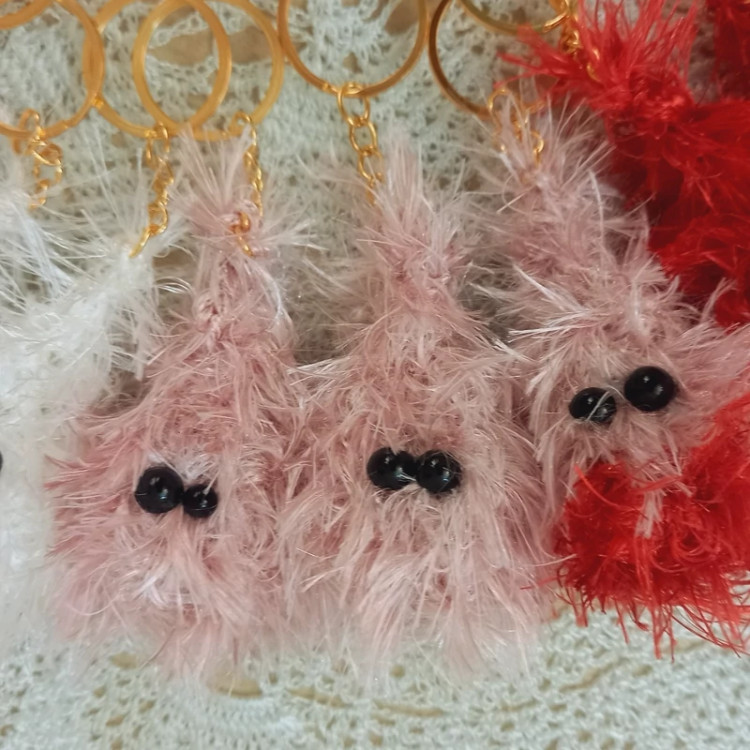 جاکلیدی و آویز کیف بافتنی مدل پشمالوهای رنگارنگ در رنگ های مختلف و قابل شستشو