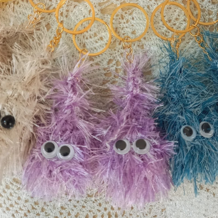 جاکلیدی و آویز کیف بافتنی مدل پشمالوهای رنگارنگ در رنگ های مختلف و قابل شستشو