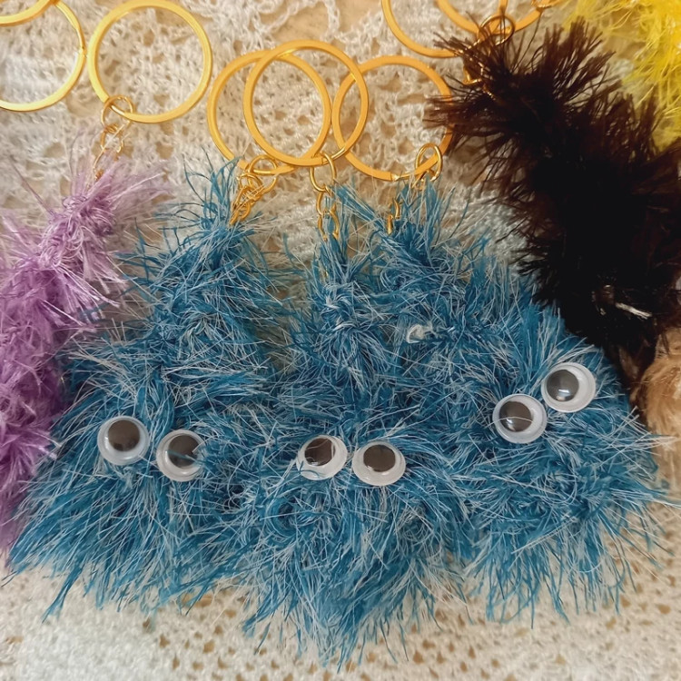 جاکلیدی و آویز کیف بافتنی مدل پشمالوهای رنگارنگ در رنگ های مختلف و قابل شستشو