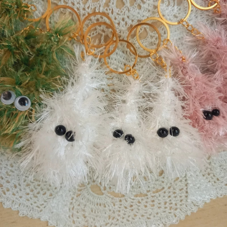 جاکلیدی و آویز کیف بافتنی مدل پشمالوهای رنگارنگ در رنگ های مختلف و قابل شستشو