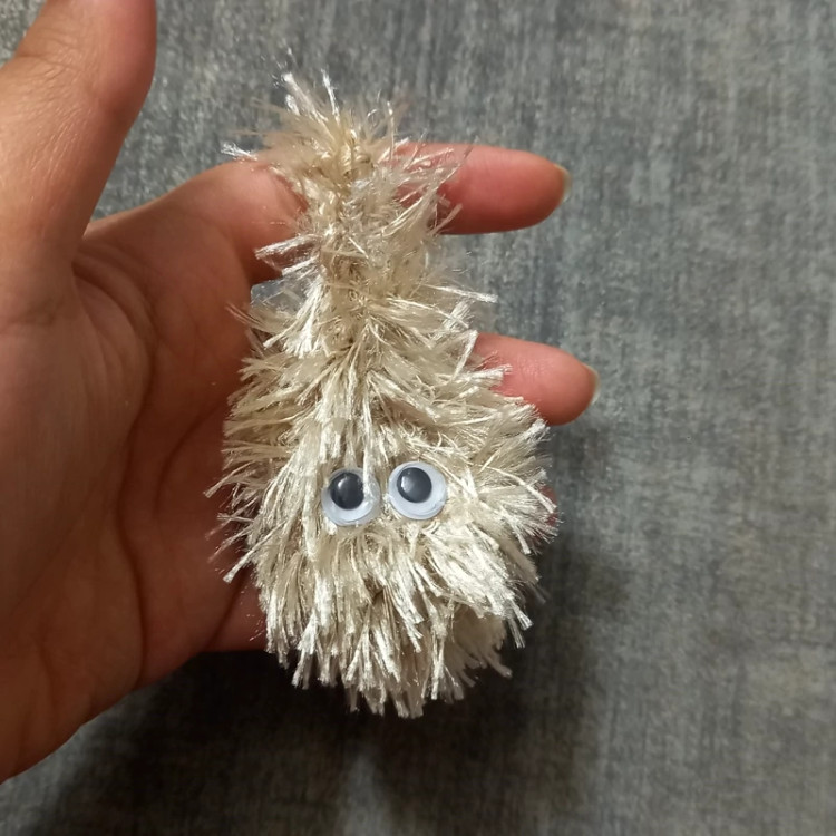 جاکلیدی و آویز کیف بافتنی مدل پشمالوهای رنگارنگ در رنگ های مختلف و قابل شستشو