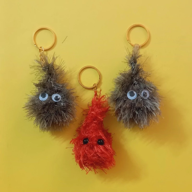 جاکلیدی و آویز کیف بافتنی مدل توپک پشمالو در رنگ های مختلف