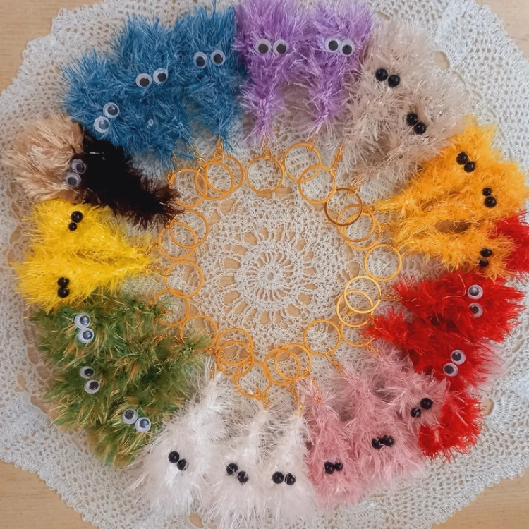 جاکلیدی و آویز کیف بافتنی مدل توپک پشمالو در رنگ های مختلف