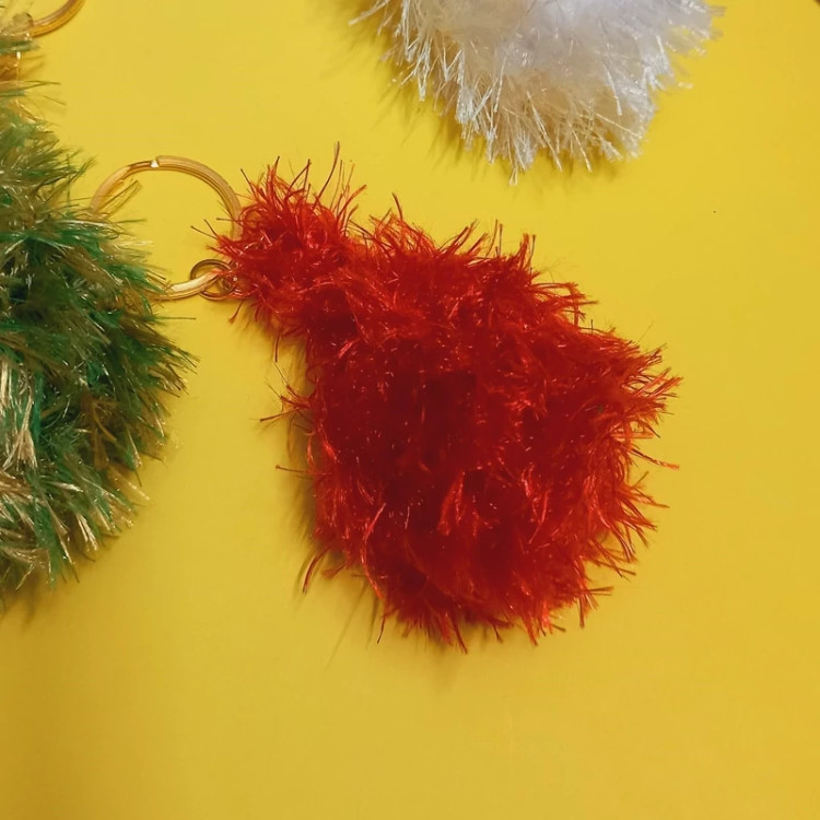 جاکلیدی و آویز کیف بافتنی مدل پشمالوهای رنگارنگ در رنگ های مختلف و قابل شستشو بدون چشم