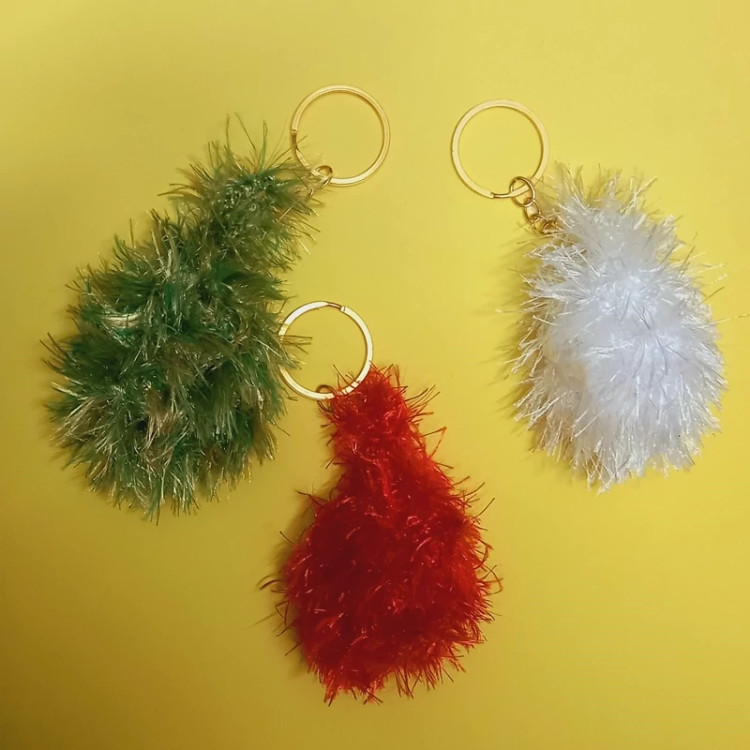 جاکلیدی و آویز کیف بافتنی مدل پشمالوهای رنگارنگ در رنگ های مختلف و قابل شستشو بدون چشم