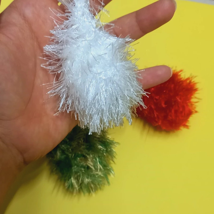 جاکلیدی و آویز کیف بافتنی مدل پشمالوهای رنگارنگ در رنگ های مختلف و قابل شستشو بدون چشم