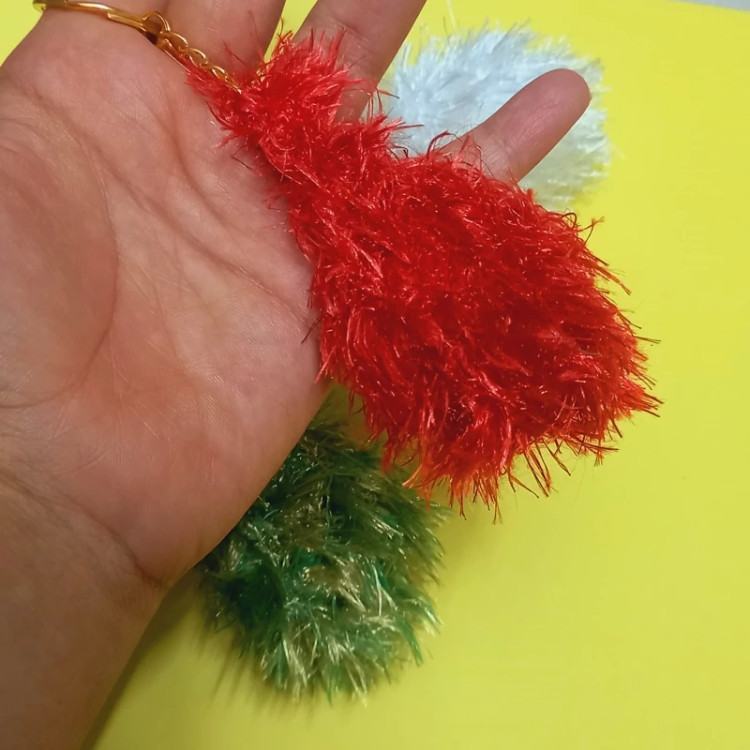 جاکلیدی و آویز کیف بافتنی مدل پشمالوهای رنگارنگ در رنگ های مختلف و قابل شستشو بدون چشم