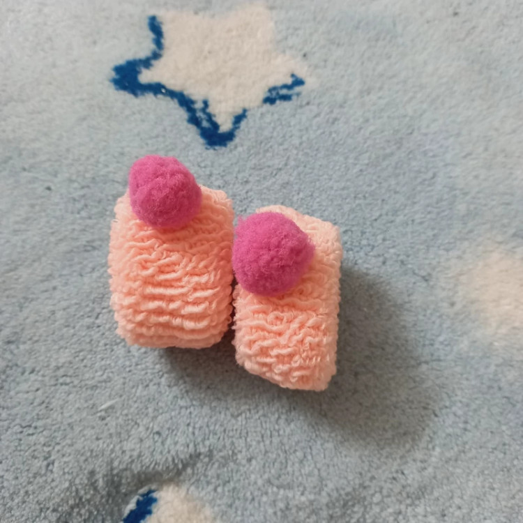 کش مو بافت پوم پوم دار