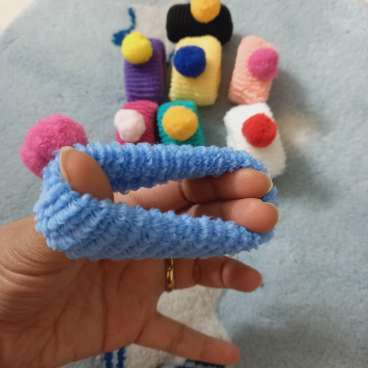 کش مو بافت پوم پوم دار